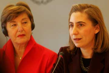 Αρχισαν στη Αθήνα οι εργασίες του συνεδρίου της Σοσιαλιστικής Διεθνούς Γυναικών