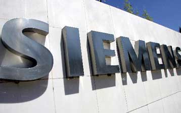 «Κανένα στοιχείο για υπουργούς» από την έως τώρα εισαγγελική έρευνα για τη Siemens