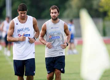 Βασιλακόπουλος και Κολοκυθάς δίπλα στην Εθνική