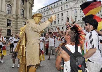 «Aυξήθηκε το ενδιαφέρον του κόσμου» λένε Αυστρία και Ελβετία