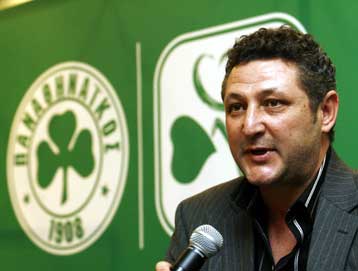 Ο περιττός Αϊμάρ και οι αταίριαστοι Παπαδόπουλος, Μόρις