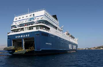 Σε εξέλιξη επισκευές και έρευνα μετά το ατύχημα του «Θεόφιλος»