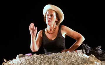 Ξανά στην Επίδαυρο οι «Ευτυχισμένες Μέρες» με τη Φιόνα Σο