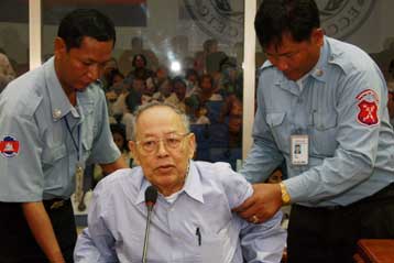 Την αποφυλάκισή του ζητά ο Γιενγκ Σάρι – ηγετικό στέλεχος των Ερυθρών Χμερ