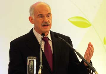 Με αναφορές στη διαφθορά η ομιλία Παπανδρέου στο συνέδριο της Σοσιαλιστικής Διεθνούς