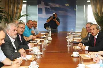 Εισοδηματική ενίσχυση ανέργων και συνταξιούχων ζητεί η ΓΣΕΕ από την κυβέρνηση