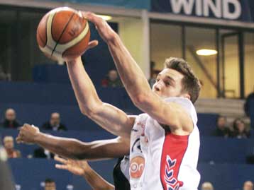 Ανανέωσε με Πανιώνιο ο Κένταλ και… βλέπει Πεκίνο