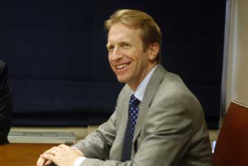 Διαφορές τακτικής, αλλά όχι στρατηγικής μεταξύ Ελλάδας – ΗΠΑ «βλέπει» ο Ντ.Σπέκχαρντ