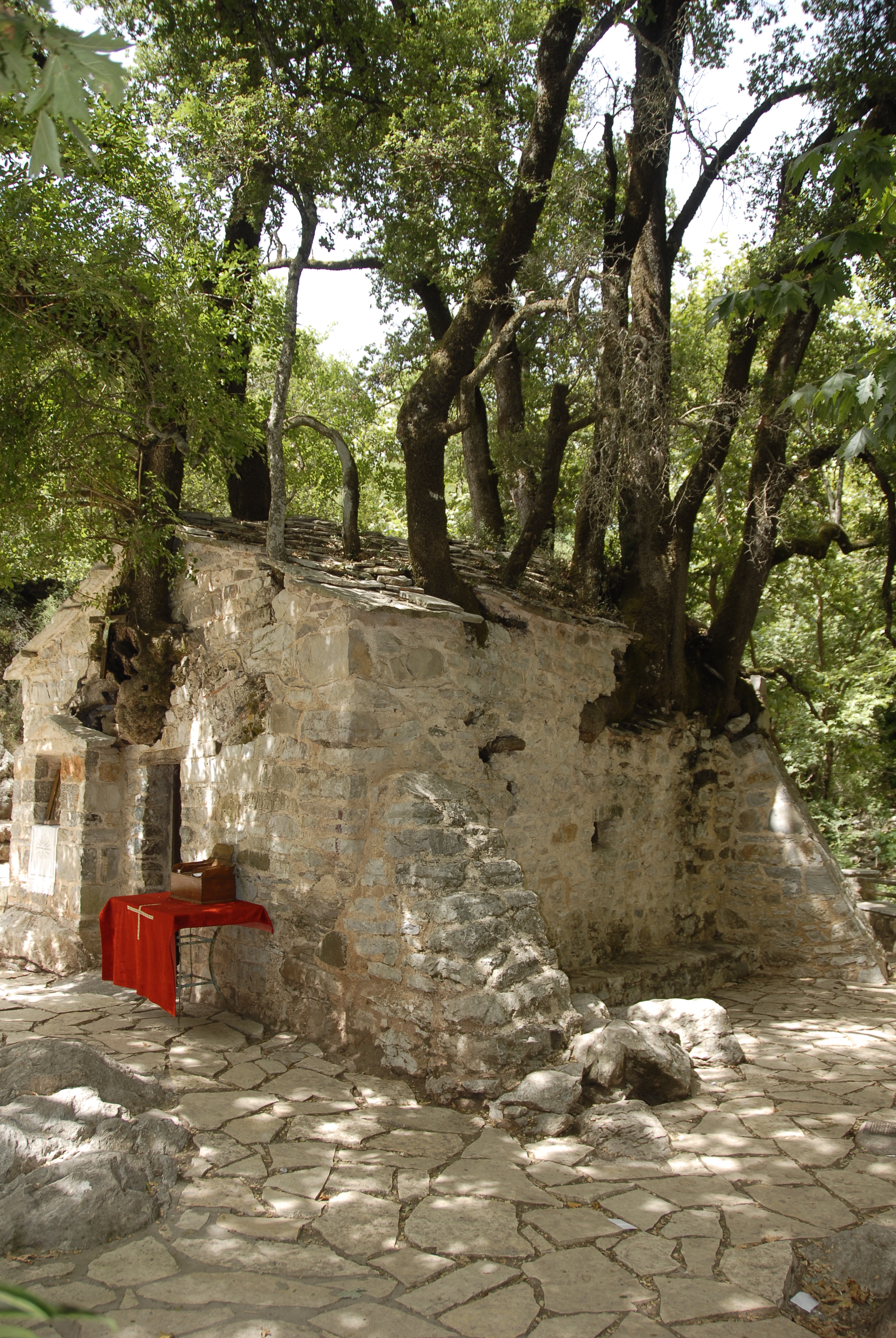 Αγία Θεοδώρα, ένα μοναδικό μνημείο της φύσης και του ανθρώπου