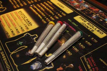 Τέλος το κάπνισμα στους δημόσιους χώρους και για τους Ολλανδούς