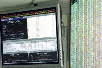 Με απώλειες 4% κάτω από τις 3.300 μονάδες υποχωρεί το Χρηματιστήριο την Τρίτη