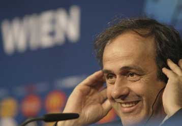 Και ο Πλατινί υπέρ της παραμονής Ντομενέκ στην εθνική