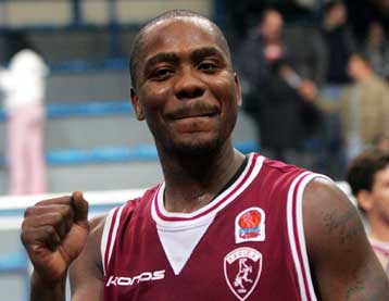 Υπέγραψε στο Μαρούσι ο Κις για δύο χρόνια