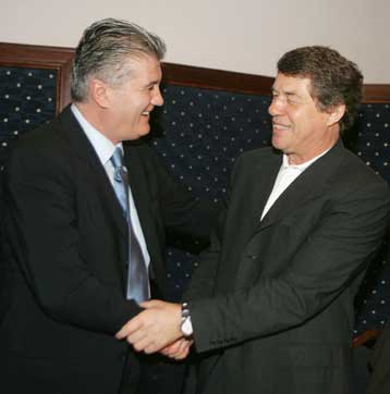 Συνάντηση για το μέλλον της Εθνικής μεταξύ ΕΠΟ και Ρεχάγκελ