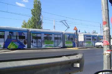 Τρεις ελαφρά τραυματίες από σύγκρουση φορτηγού με Τραμ στο Καλαμάκι