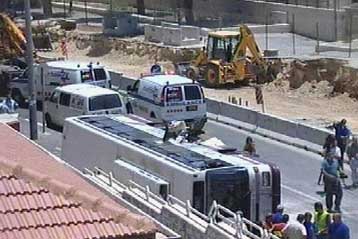 Αιματηρή επίθεση Παλαιστινίου με εκσκαφέα εναντίον οχημάτων στην Ιερουσαλήμ