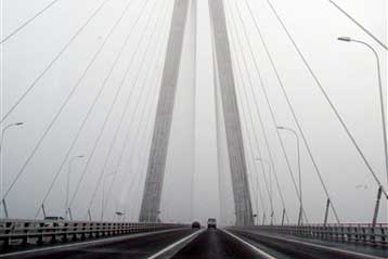 Εγκαινιάστηκε στην Κίνα η μακρύτερη καλωδιωτή γέφυρα του κόσμου