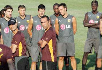 Χαμηλοί τόνοι στην «πρώτη» της ΑΕΚ, «δεν πιέζω κανέναν» είπε ο Βενετίδης