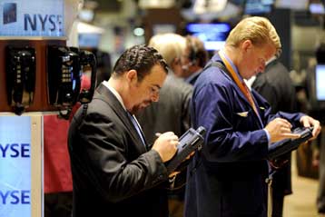 Σημαντική πτώση στην Γουόλ Στριτ, σε χαμηλότερα επίπεδα η Ευρώπη