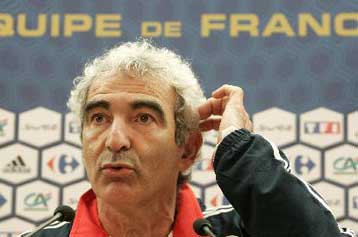 Ακλόνητος στον πάγκο της εθνικής Γαλλίας ο Ντομενέκ