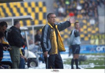 Και επίσημα ο Κίκε Ερνάντεθ στον πάγκο του Αρη