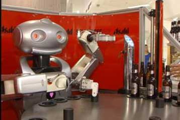 Ρομποτικός μπάρμαν σερβίρει μπύρα στο Λονδίνο