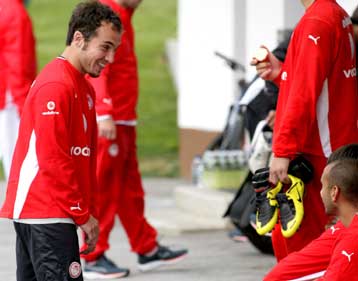 Δοκιμάζει Μίκελ Αλόνσο, τραυματίστηκε ο Μπελούτσι