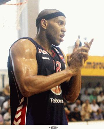 Χαρούμενος ο Μπάξτερ για την παραμονή του στον Πανιώνιο