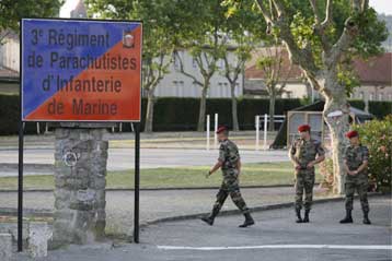 Διάλυση δύο επίλεκτων μονάδων στη Γαλλία για την άσκηση με πραγματικά πυρά