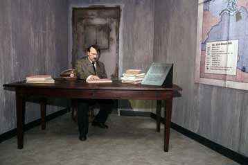 Τον αποκεφαλισμό του Χίτλερ επιχείρησε επισκέπτης του «Μαντάμ Τισώ» στο Βερολίνο