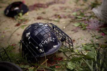 Έρευνα για την επίθεση στο «Κόκκινο Τζαμί» διεξάγουν οι Αρχές του Πακιστάν