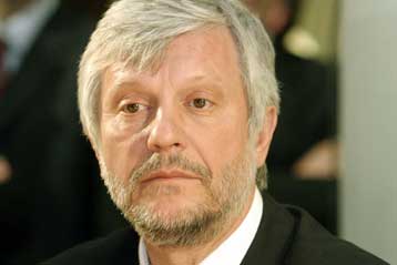 Την αποπομπή του Μιχάλη Λιάπη ζητά ο Πέτρος Τατούλης