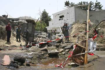 Λουτρό αίματος από επίθεση αυτοκτονίας στο κέντρο της Καμπούλ