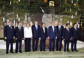 Η κρίση των τροφίμων και του πετρελαίου κυριαρχεί στη Σύνοδο της G8