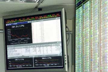 Στο επίπεδο των 3.250 μονάδων επιστρέφει το Χρηματιστήριο την Τρίτη