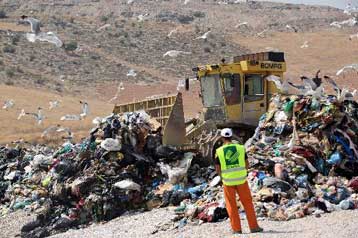 Με κλείσιμο της χωματερής στη Φυλή προειδοποιεί ο ΕΣΔΚΝΑ