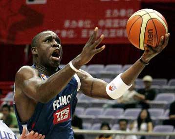 O Πιετρούς στους Μάτζικ και ο Γκαλινάρι στους Νικς