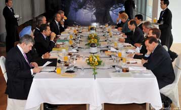 Σε εκκλήσεις περιορίζονται οι «Οκτώ» για την αντιμετώπιση της «απειλής πείνας»