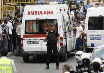 Σενάρια για εμπλοκή Αλ Κάιντα στην επίθεση στο προξενείο των ΗΠΑ στην Κωνσταντινούπολη