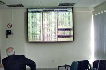 Με απώλειες κατά 0,92% το Χρηματιστήριο έπεσε στις 3.372,62 μονάδες την Πέμπτη