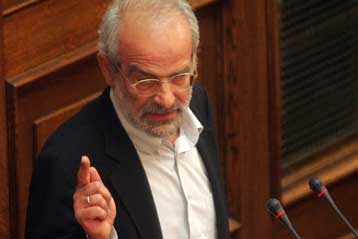 Αλλαγή του νόμου περί ευθύνης υπουργών ζητά ο Αλέκος Αλαβάνος