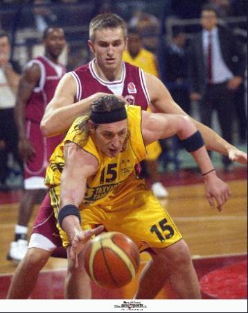 Ο Αγαδάκος ανανέωσε τη συνεργασία του με τον Αρη