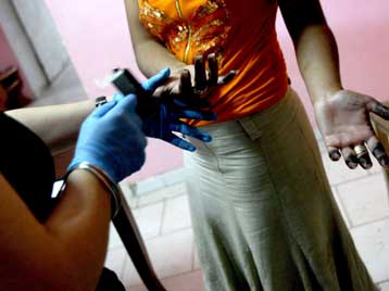 Δακτυλικά αποτυπώματα από όλους και πρώτα από τους Ρομά ζητά Ιταλός υπουργός