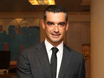 Προκλητικά συνθήματα σε γιγαντοαφίσες του ΕΟΤ στην Ιταλία