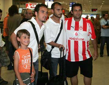 Γύρισε «βουβός» ο Ολυμπιακός, αλλά θα φωνάξει «παρών» στις μεταγραφές