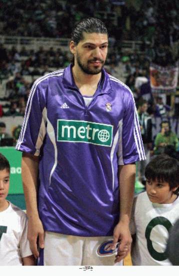 Επιμένει… ελληνικά η Παμέσα με στόχο τον Λάζαρο