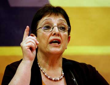 Διαξιφισμοί του ΚΚΕ με ΠΑΣΟΚ και ΛΑΟΣ για τα υπονοούμενα στην εξαγορά της «Γερμανός»