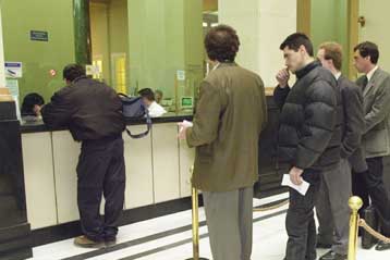 Καταχρητικοί κρίθηκαν με απόφαση του Εφετείου Αθηνών τρεις όροι τραπεζικών συναλλαγών