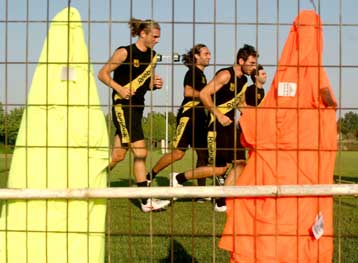 Στο Ζέεφελντ συνεχίζει την προετοιμασία του ο Αρης