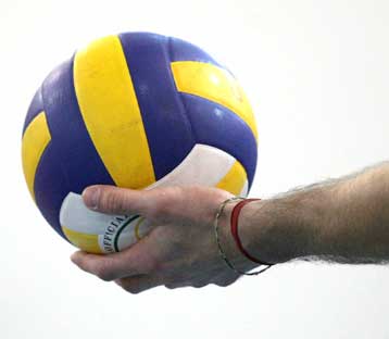 Τουλάχιστον οκτώ Έλληνες ανά δωδεκάδα αποφάσισε η ΕΟΠΕ